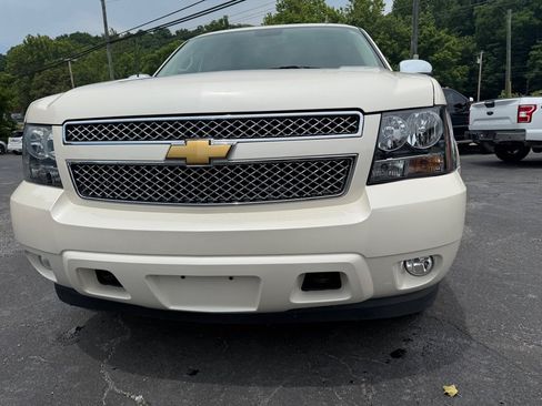 Used 2013 Chevrolet Avalanche LTZ AWD/4WD image 31