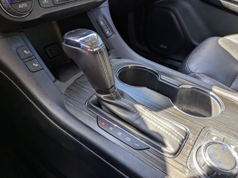 Used 2019 GMC Acadia SLT FWD image 22
