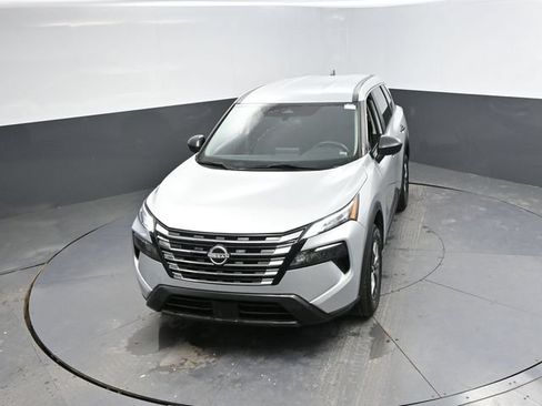 Used 2024 Nissan Rogue S FWD image 38