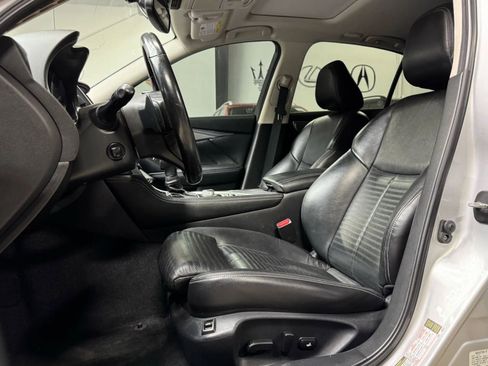 Used 2018 INFINITI Q50 Sport w/ Sensory Package (Sport) RWD image 8