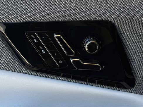 New 2026 Cadillac Lyriq V image 32