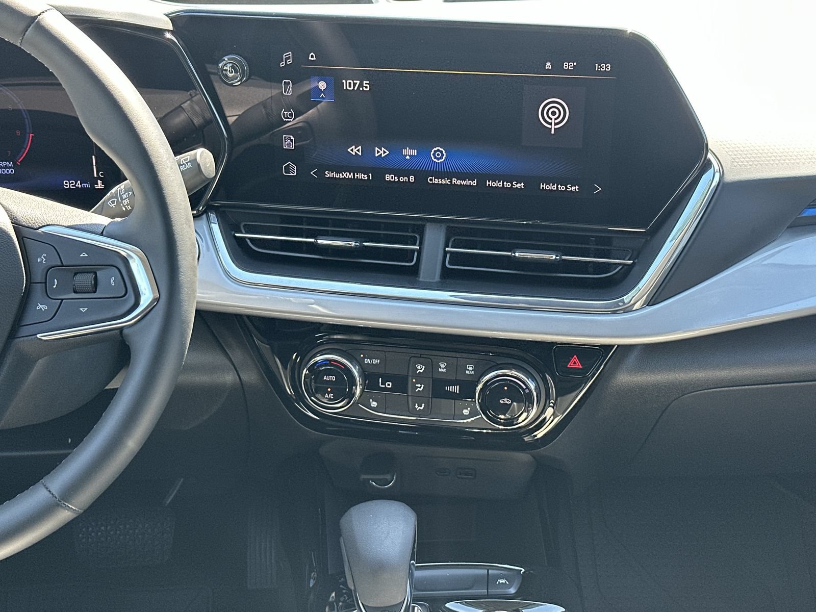 Used 2025 Chevrolet Trax LT w/ Driver Confidence Package FWD image 25