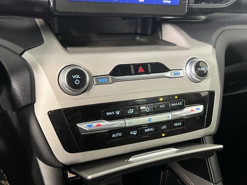 Used 2023 Ford Explorer 4WD image 15