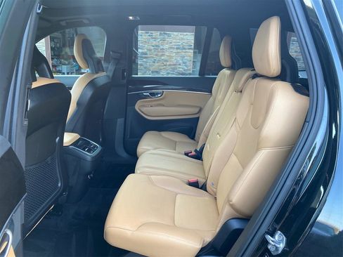 Used 2018 Volvo XC90 T6 Momentum w/ Convenience Package AWD/4WD image 10