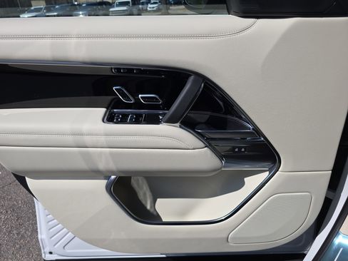 New 2026 Land Rover Range Rover Long Wheelbase SE image 27