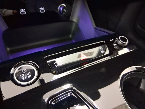 Used 2025 Audi Q6 e-tron Premium Plus w/ Premium Plus image 16