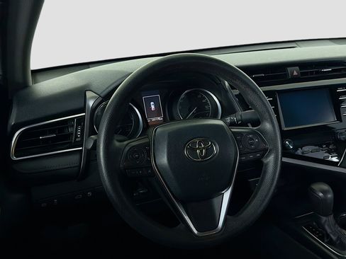 Used 2018 Toyota Camry LE FWD image 18