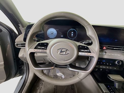 Used 2023 Hyundai Elantra SEL w/ Convenience Package FWD image 13