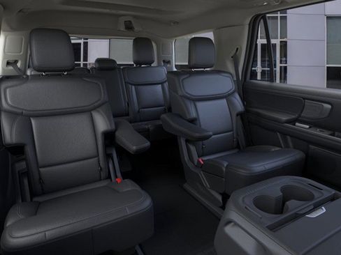 New 2026 Ford Expedition Platinum w/ Driver's Package image 11