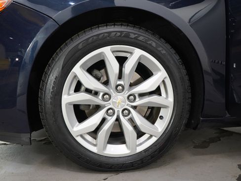 Used 2018 Chevrolet Impala LT FWD image 28