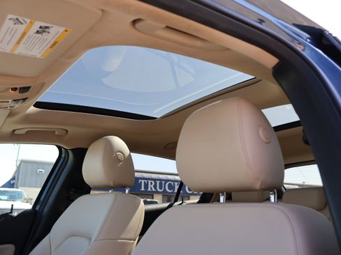 Used 2020 Mercedes-Benz GLA 250 4MATIC image 16