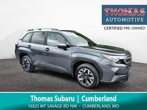 Certified 2025 Subaru Forester Premium AWD/4WD image 1