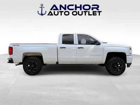 Used 2016 Chevrolet Silverado 1500 Custom w/ Custom Convenience Package AWD/4WD image 9