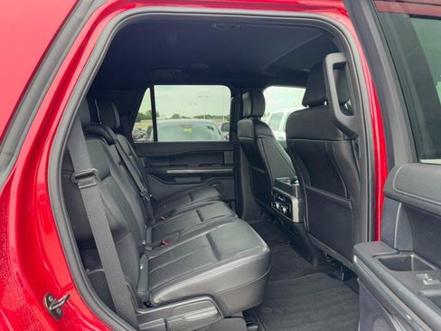 Used 2020 Ford Expedition XLT w/ Equipment Group 202A AWD/4WD image 10