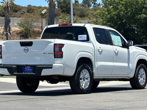 Used 2023 Nissan Frontier SV AWD/4WD image 3
