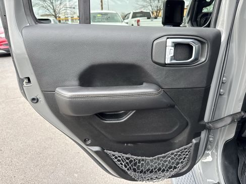 Used 2022 Jeep Gladiator Overland image 31