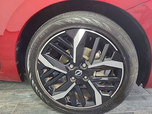 Used 2024 Nissan Versa SR image 3