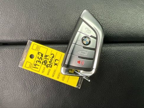 Used 2019 BMW X7 xDrive40i w/ Parking Assistance Package image 31