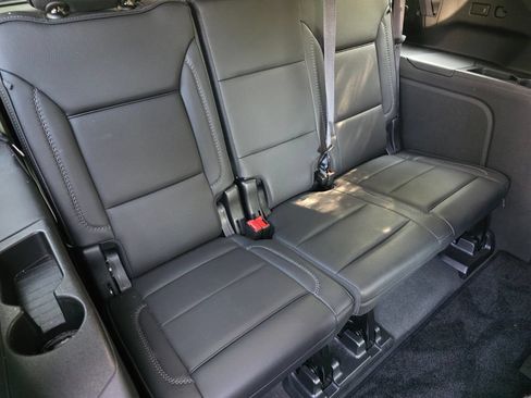 Used 2023 GMC Yukon XL Denali w/ Advanced Technology Package AWD/4WD image 26