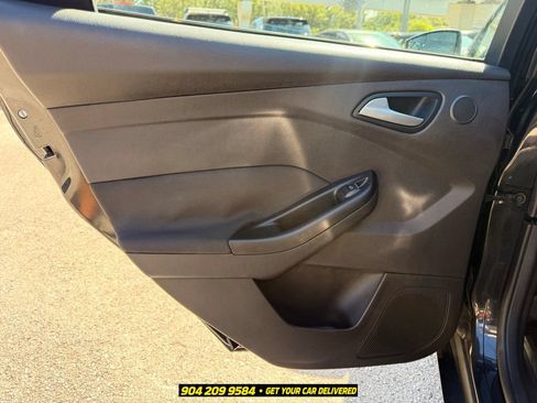 Used 2014 Ford Focus Titanium FWD image 23