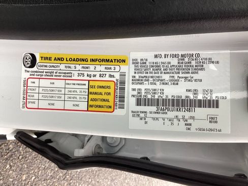 Used 2019 Ford Fusion SE FWD image 26