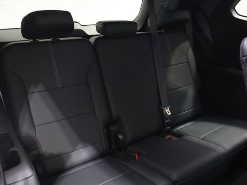 Used 2024 GMC Acadia Elevation image 22