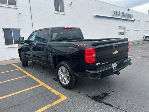 Used 2018 Chevrolet Silverado 1500 Custom w/ Custom Value Package AWD/4WD image 5