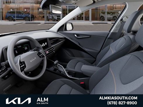 New 2025 Kia Niro LX image 17