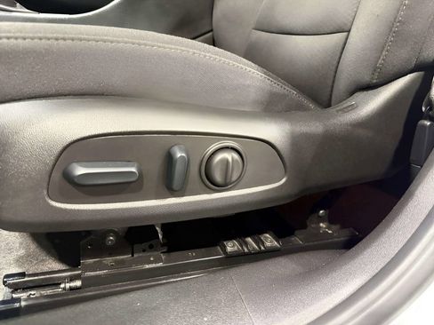 Used 2024 Chevrolet Malibu LT FWD image 21