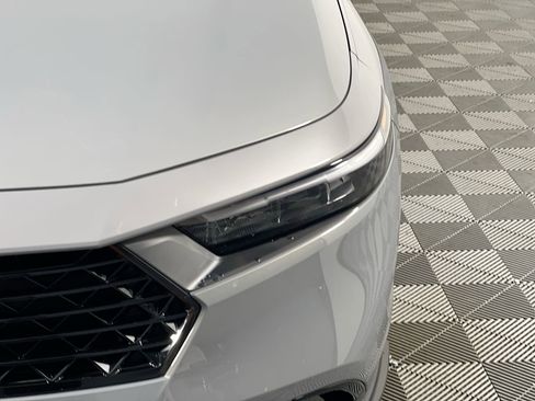 Used 2025 Honda Accord SE image 9