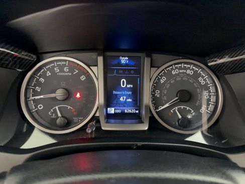 Used 2020 Toyota Tacoma SR5 AWD/4WD image 26