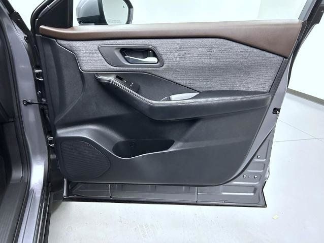 Certified 2023 Nissan Rogue SV AWD/4WD image 16