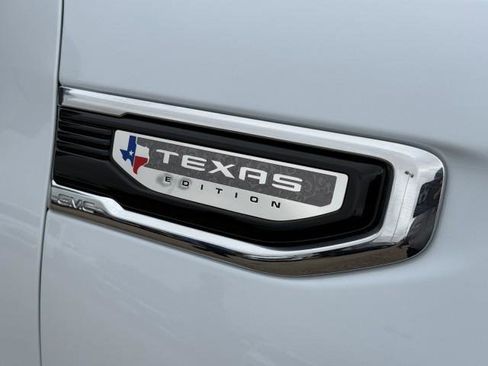 New 2026 GMC Sierra 1500 SLT image 15