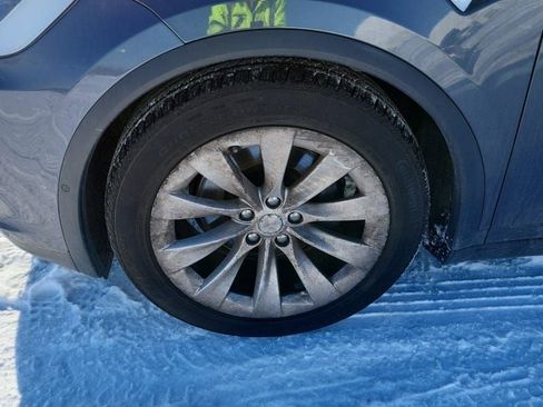 Used 2018 Tesla Model X 75D image 9