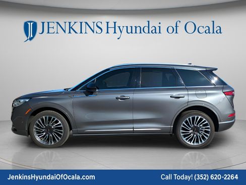 Used 2021 Lincoln Corsair Reserve w/ Equipment Group 201A image 6