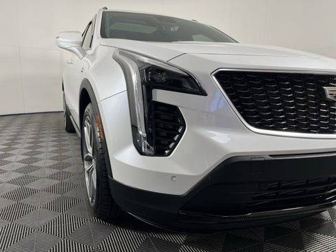Used 2020 Cadillac XT4 Sport image 3