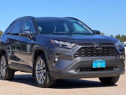 Used 2024 Toyota RAV4 XLE Premium FWD image 10