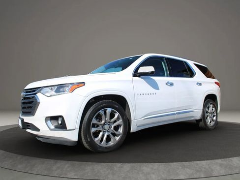 Used 2019 Chevrolet Traverse Premier image 3