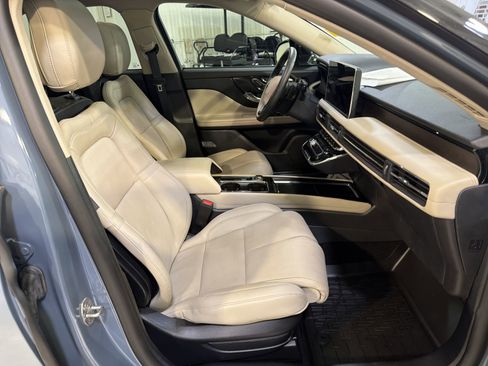 Used 2025 Lincoln Corsair Reserve w/ Equipment Group 202A AWD/4WD image 29