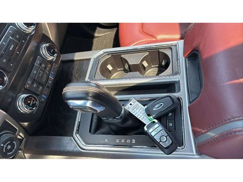 Used 2019 Ford F150 Platinum w/ Equipment Group 701A Luxury AWD/4WD image 22