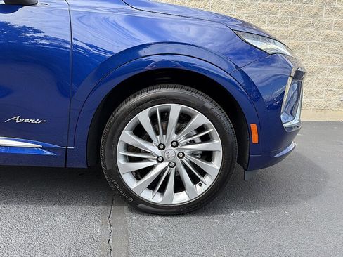 Used 2025 Buick Envision Avenir AWD/4WD image 7