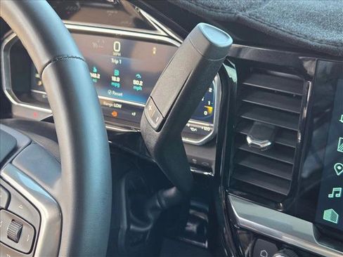 Used 2024 Chevrolet Silverado 1500 LT image 12