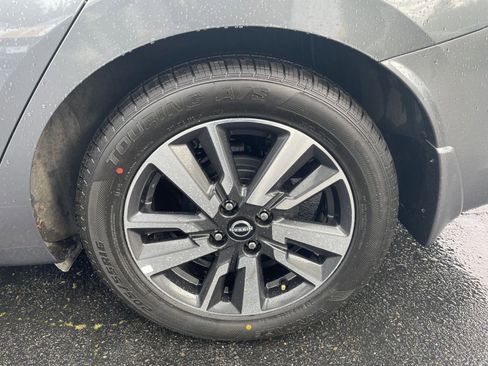 Used 2025 Nissan Versa SV w/ Trunk Package image 24