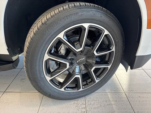 New 2026 Chevrolet Suburban RST image 34