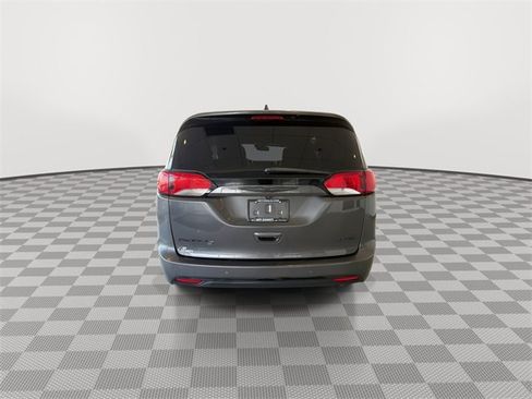Used 2020 Chrysler Pacifica Limited w/ S Appearance Package image 9