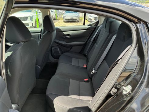 Used 2025 Nissan Sentra SV FWD image 19