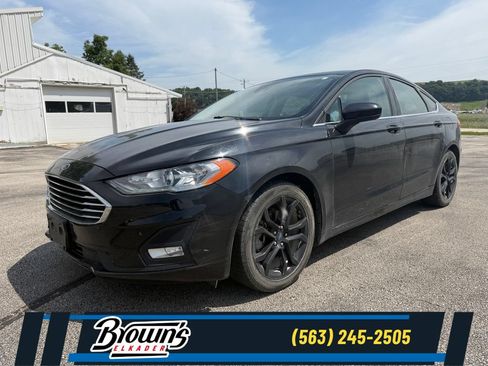 Used 2020 Ford Fusion SE w/ Equipment Group 151A FWD image 1