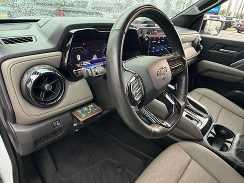 Certified 2024 Chevrolet Colorado ZR2 w/ ZR2 Convenience Package III AWD/4WD image 10