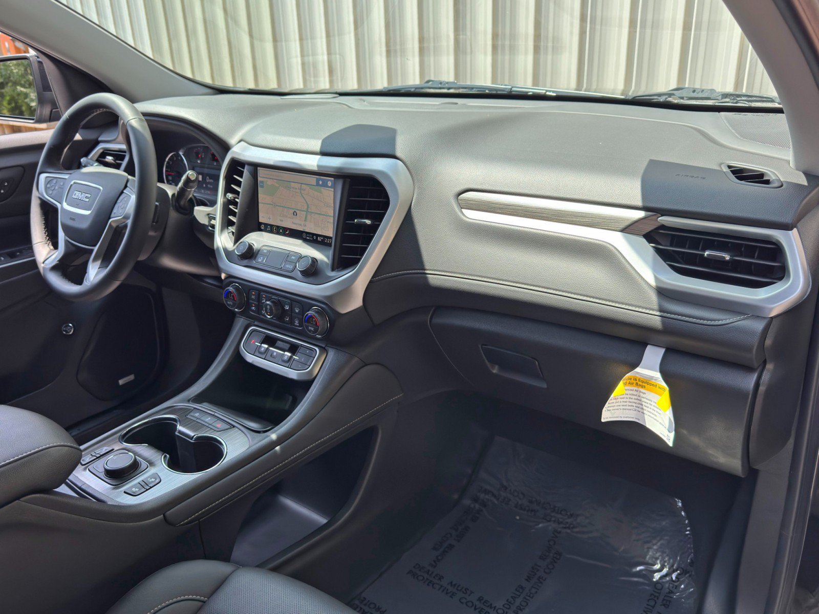 Used 2023 GMC Acadia SLT FWD image 13