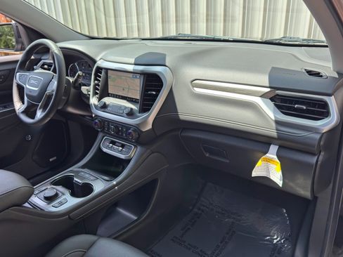 Used 2023 GMC Acadia SLT FWD image 13